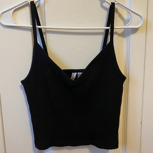 Tank tops (6) - Picture 3 of 6